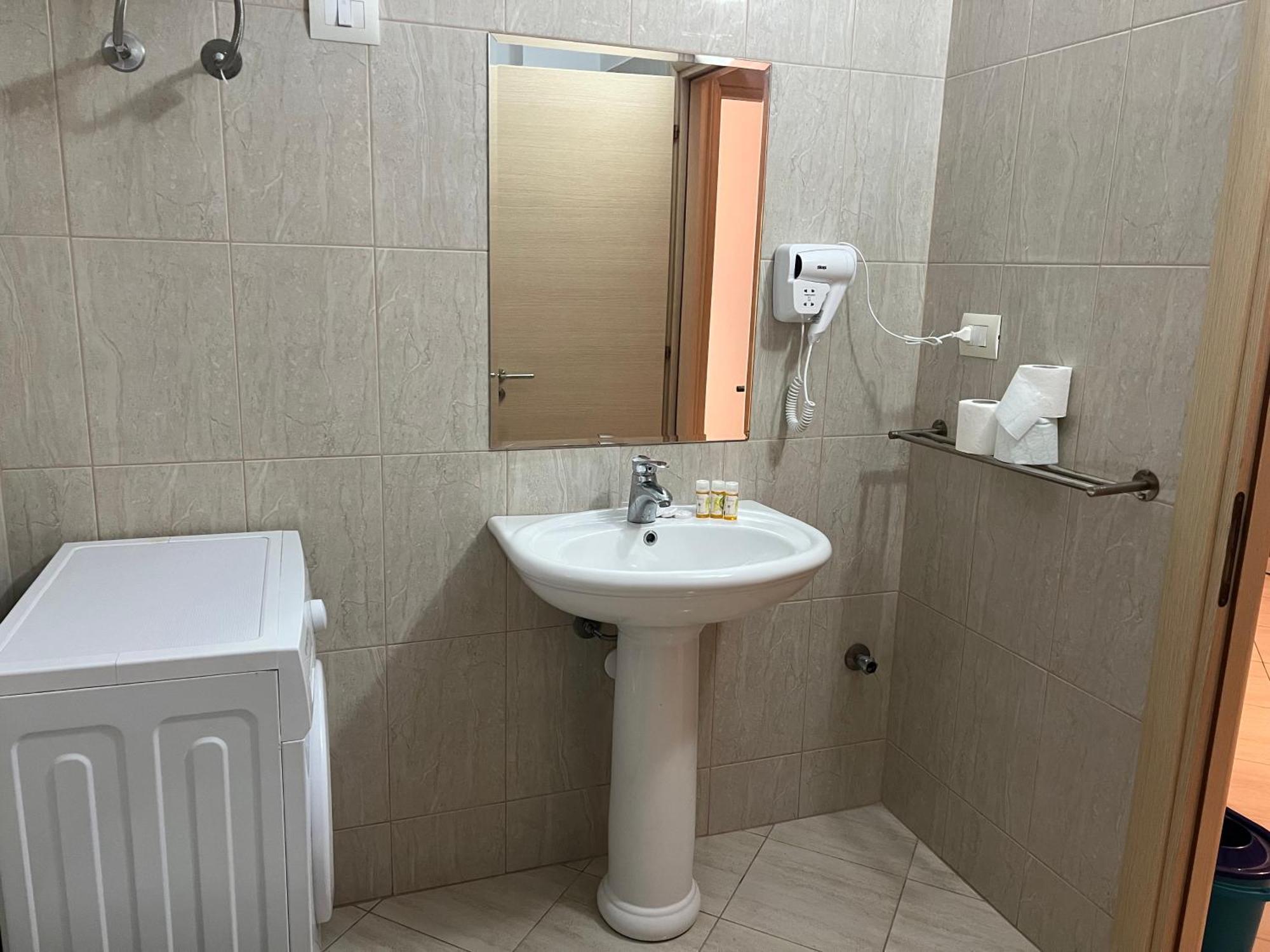 Apartamente Oslo Вльора Екстер'єр фото